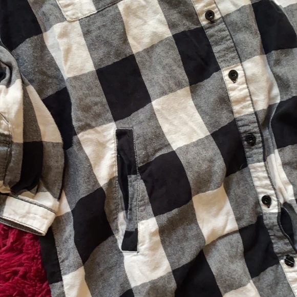 Forever 21 black and white plaid button down shirt - Picture 7 of 15